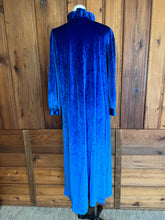 Load image into Gallery viewer, Vintage Blue Ruffled House Coat
