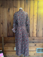 Load image into Gallery viewer, 50s Vintage Satin Paisley Print Robe

