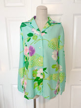 Load image into Gallery viewer, 1970’ s Morning Glory Button Up Shirt
